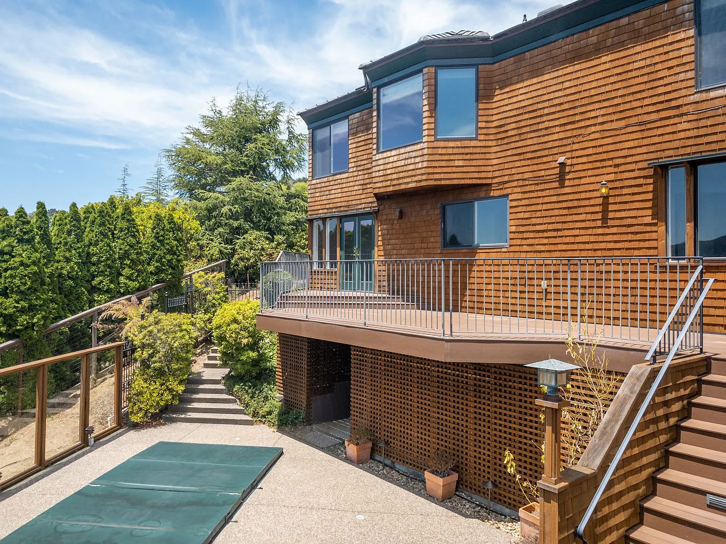 4br/2.5ba 3,274sqft! Stunning Gg Views Yard! Spa! 4 Car Parking! Pet! Progressive — Photo 4