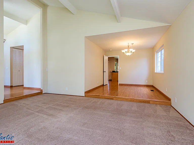 6043 Meridian Ave — Photo 3