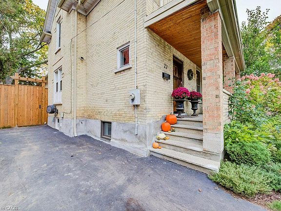 3rd image of 22 Whitney Pl