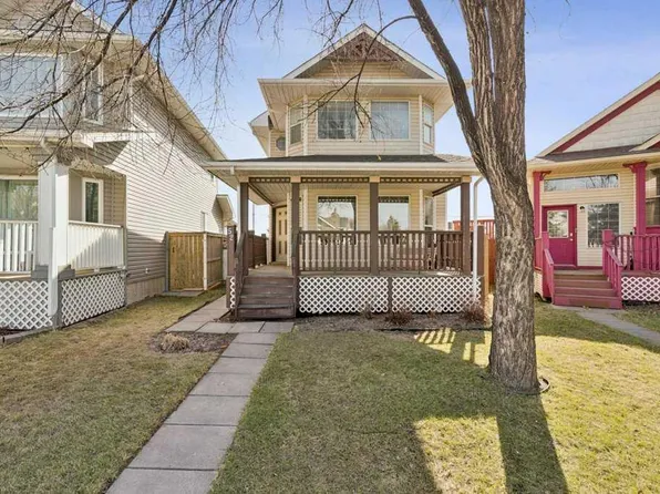 52 Martinglen Mews NE, Calgary, AB T3J 3N3