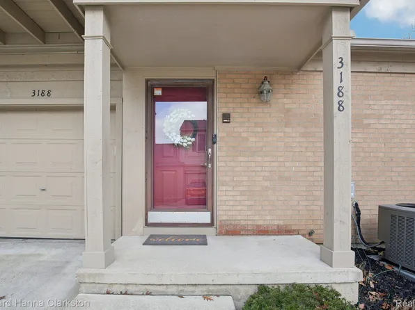 3188 Hidden Trl, Waterford, MI 48328