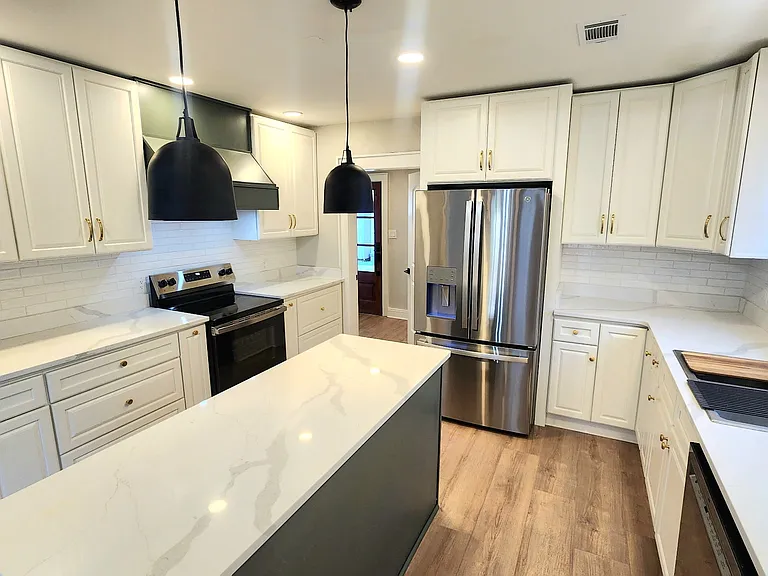 30 Adams St — Photo 10