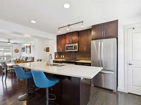 27 N Aspen Hills Grn SW, Calgary, AB T3H 0H6
