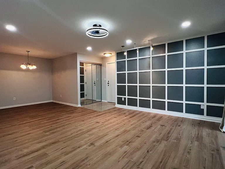 566 Somerset Ln #7 — Photo 2