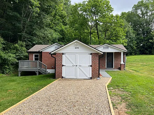 1098 Old Highway 64 Photo 1