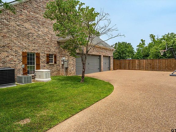 4th image of 523 Southcreek Dr