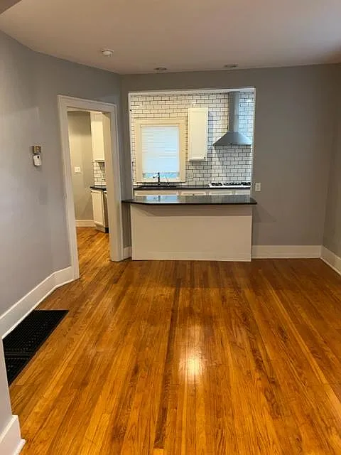 3 bed, $1,650 — Photo 2