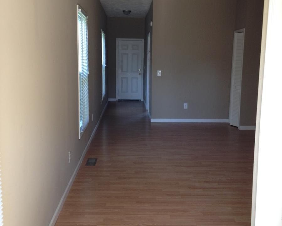 1st image of 125 Manhattan St