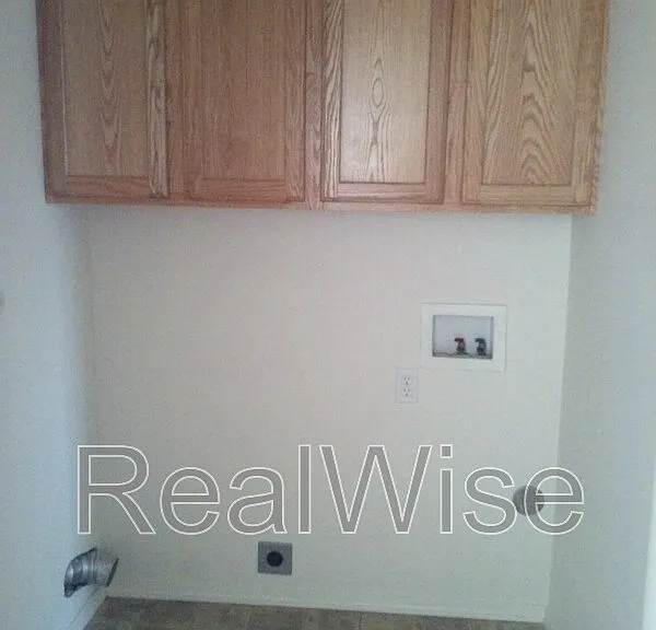 327 Pardee Ln — Photo 3