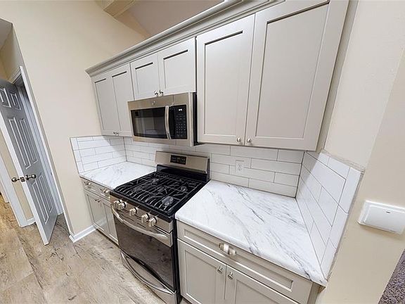 4th image of 4360 Donovan Dr