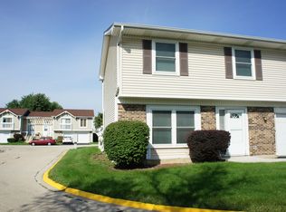447 Wyeth Cir, Bolingbrook, IL 60440