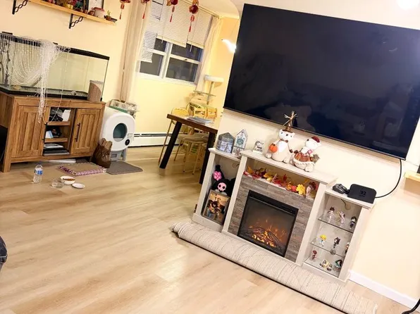 1030 E Lancaster Ave APT 203, Bryn Mawr, PA 19010