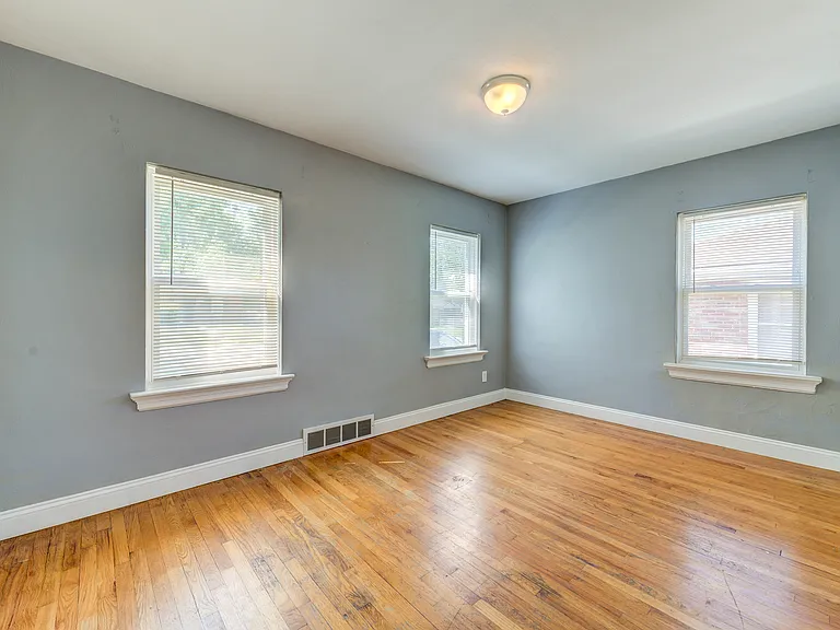 7865 Wayne Ave — Photo 11