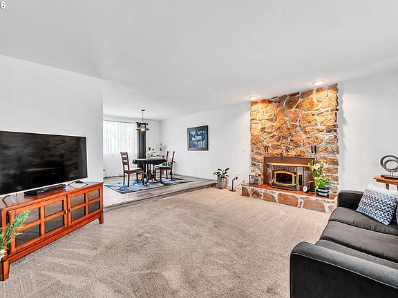 5th image of 6616 E St