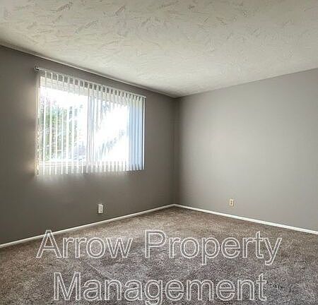 5th image of 1410 F St Unit 10