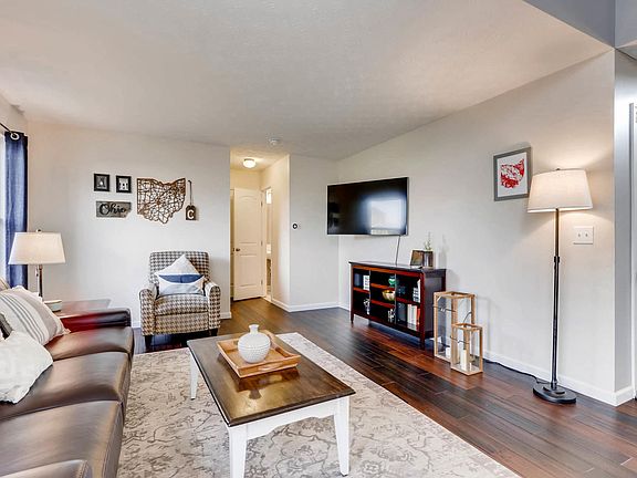 4th image of 2424 Angelfire Dr