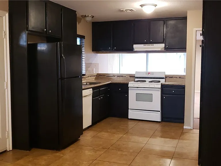 4316 Honeycomb Dr — Photo 6
