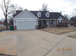 9904 Colonnade Meadows Dr, Saint Louis, MO 63137