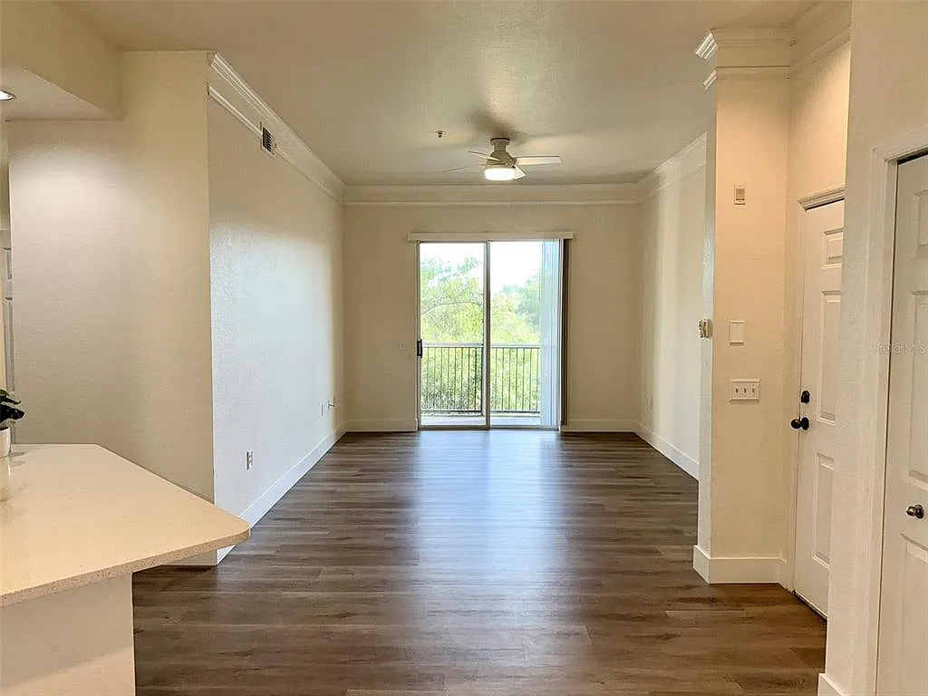 1 bed, 1.0 bath, 843 sqft, $1,450 — Photo 4