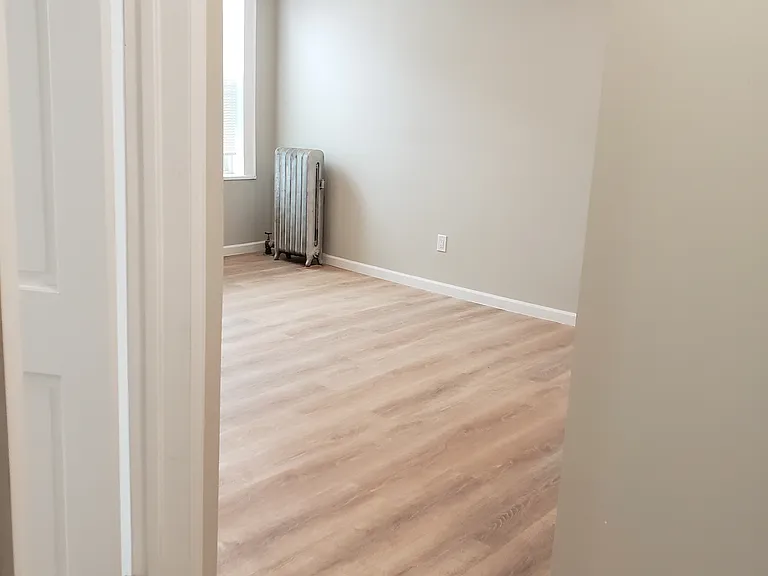 2136 62nd St #2 — Photo 11
