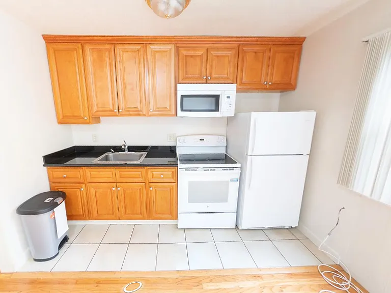 2750 Dwight Way — Photo 4
