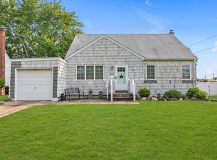 2693 Fox Rd, Baldwin, NY 11510