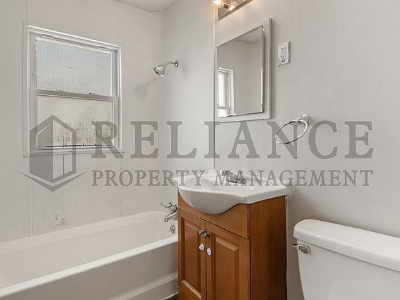 5th image of 1122 S Quentin St