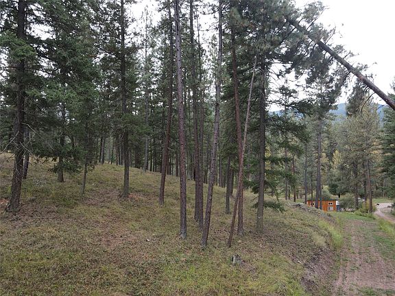 4th image of 21481 Nine Mile Rd