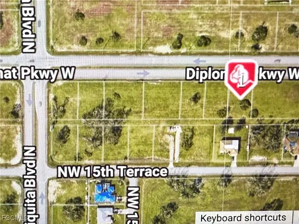 1428 Diplomat Pkwy W, Cape Coral, FL 33993