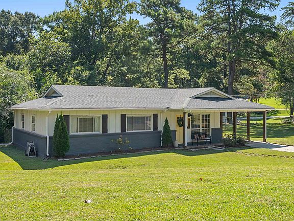 2nd image of 2201 Chapel Hill Rd