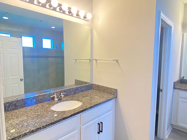 698 Bay Bridge Cir — Photo 37