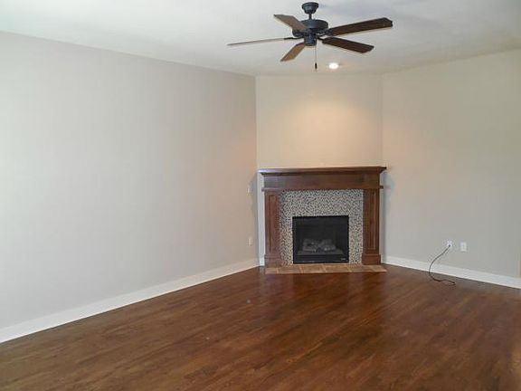 3rd image of 7819 W 158th Ter