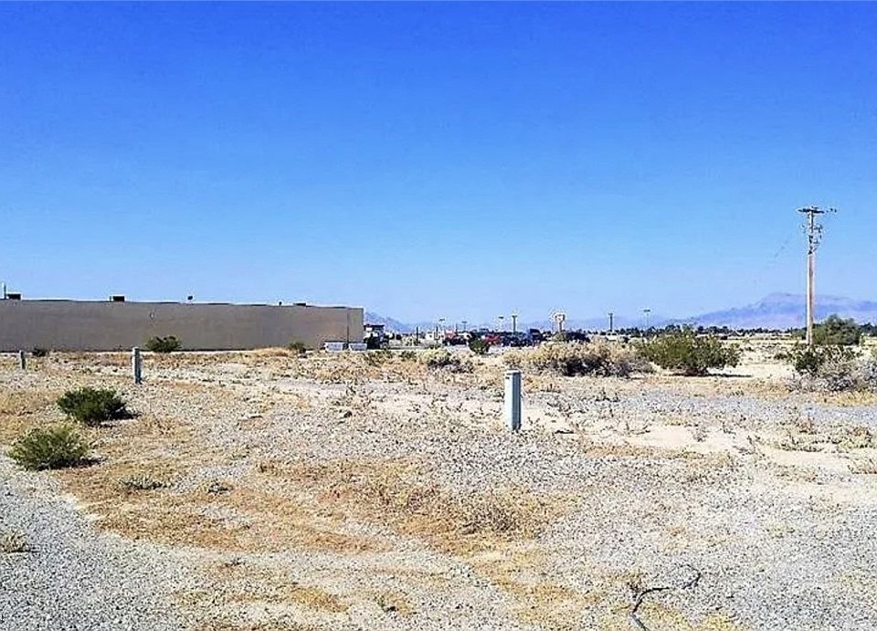 2nd image of 1520 E Calvada Blvd