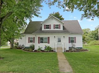 102 N Grove St, Colfax, IL 61728