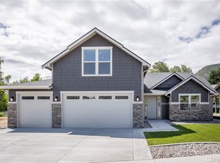 961 Spring Mountain Dr, Wenatchee, WA 98801