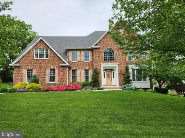 806 Sprint Ln, Camp Hill, PA 17011