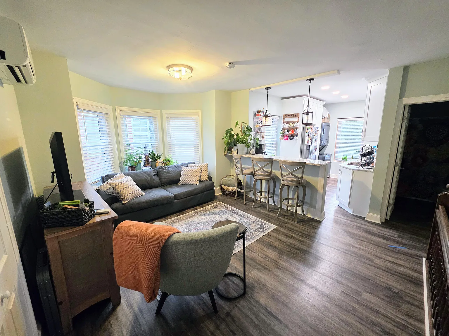 3 bed, $2,200 — Photo 3