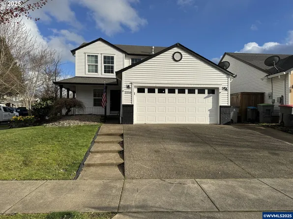 2250 SW Creekside Ln, McMinnville, OR 97128