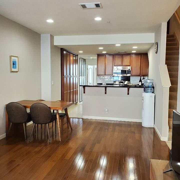 2nd image of 2184 Beech Cir