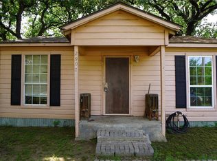 2901 Crystal Dr, Balch Springs, TX 75180