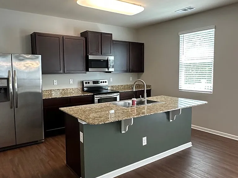 3130 Heritage Glen Dr — Photo 3