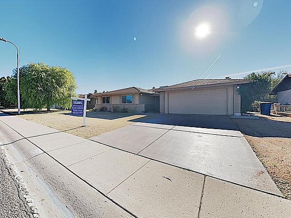 4th image of 2429 E Loyola Dr