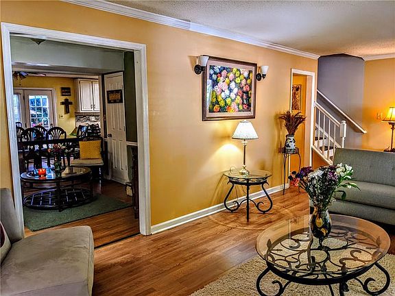 4th image of 704 Twin Brooks Ct