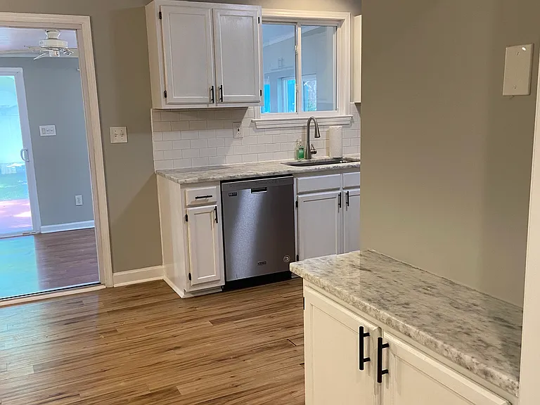 216 Trillingham Ln — Photo 16