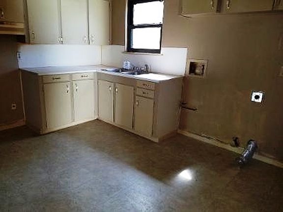 3rd image of 4505 Birdwell Ln