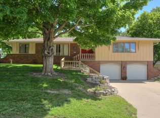 305 Timber Dr, Council Bluffs, IA 51503