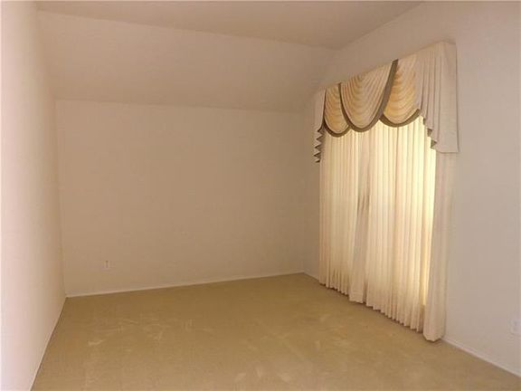 3rd image of 1319 Cypress Ln