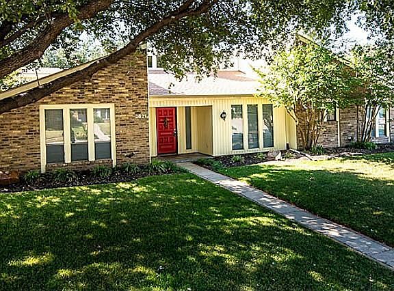 2nd image of 2621 Mariposa Cir