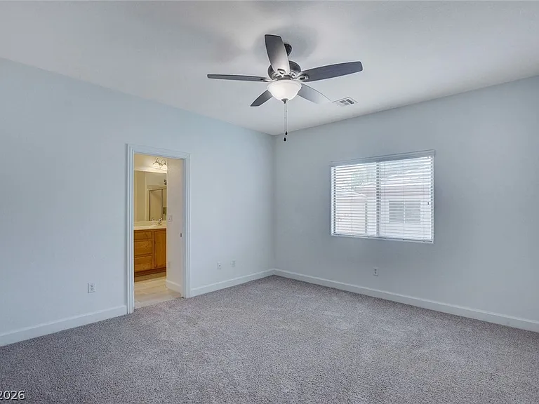127 Tilbury Ave — Photo 21