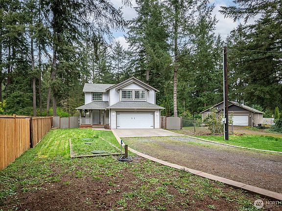 2nd image of 16816 Sorbus Court SE